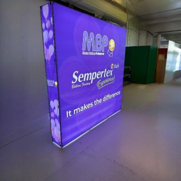 Sistema Espositivo Led 77X150X32 CM.