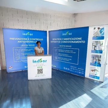 Desk Espositivo Led 101X101X32 CM.