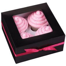 MIAHART Confezione da 50 mini contenitori per cupcake in plastica trasparente con adesivi per etichette da 50 pezzi Mini scatole per dolci da forno Scatole per muffin Scatole per caramelle, Nero